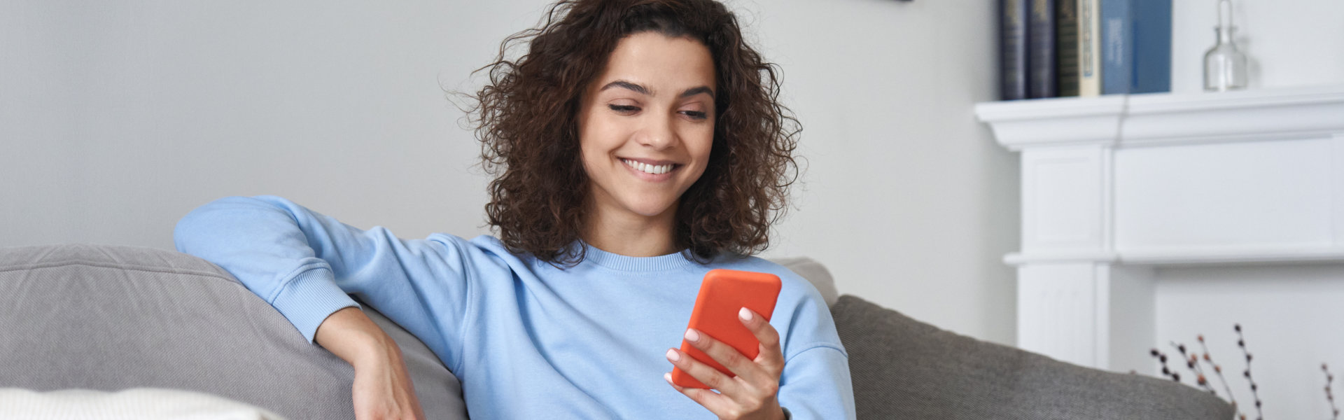 woman using her smart phone